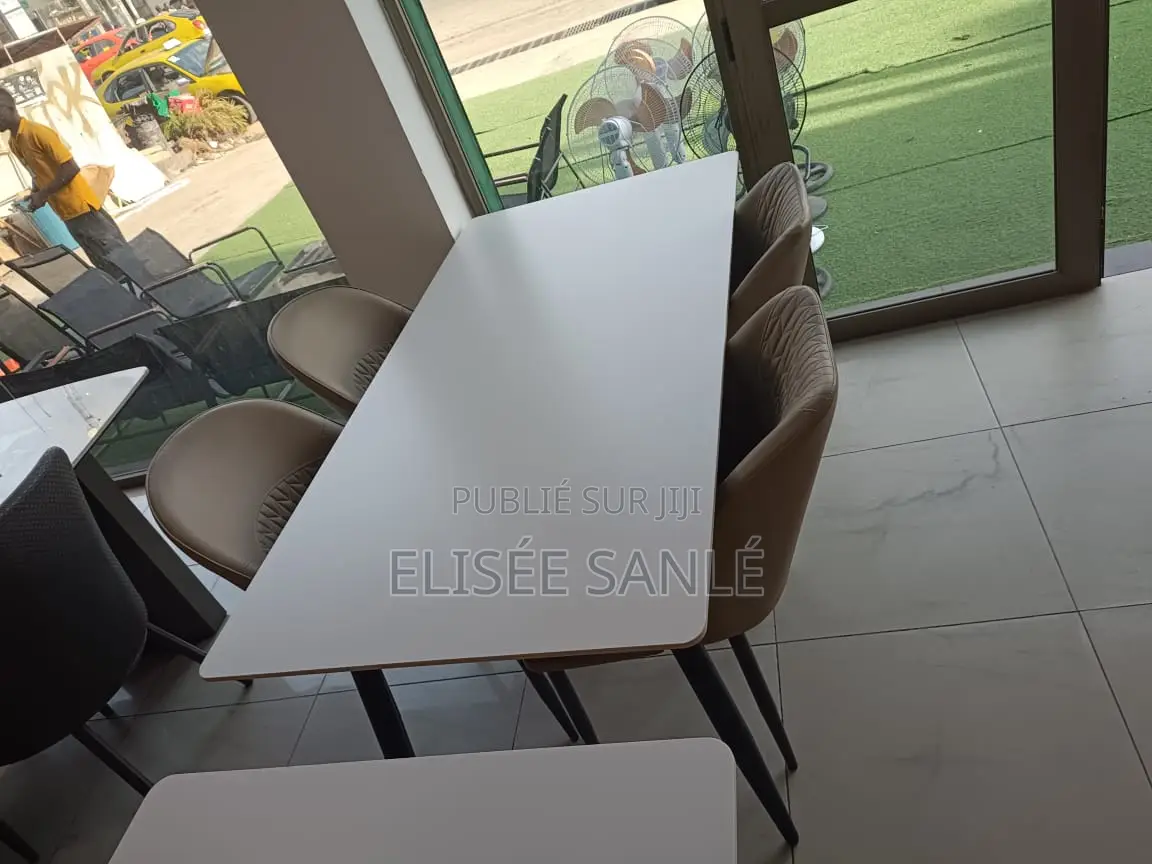 Table a Mangé Et 4 Chaises