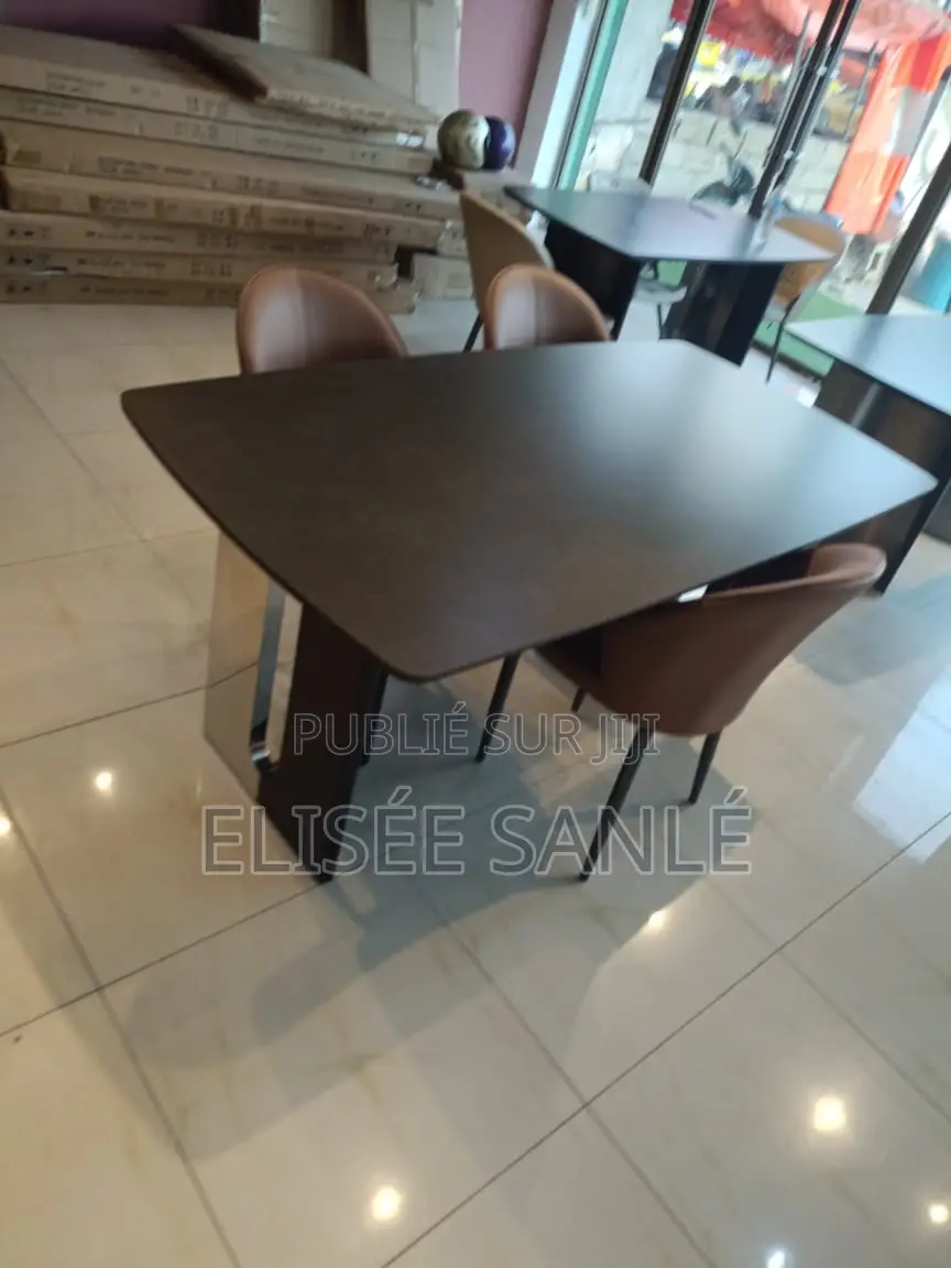 Table À Mangé Avec 3 Chaises