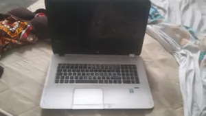 Ordinateur portable HP Envy 17 8GB Intel Core i5 HDD 1T