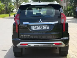 Mitsubishi Montero Sport 2025 Gris