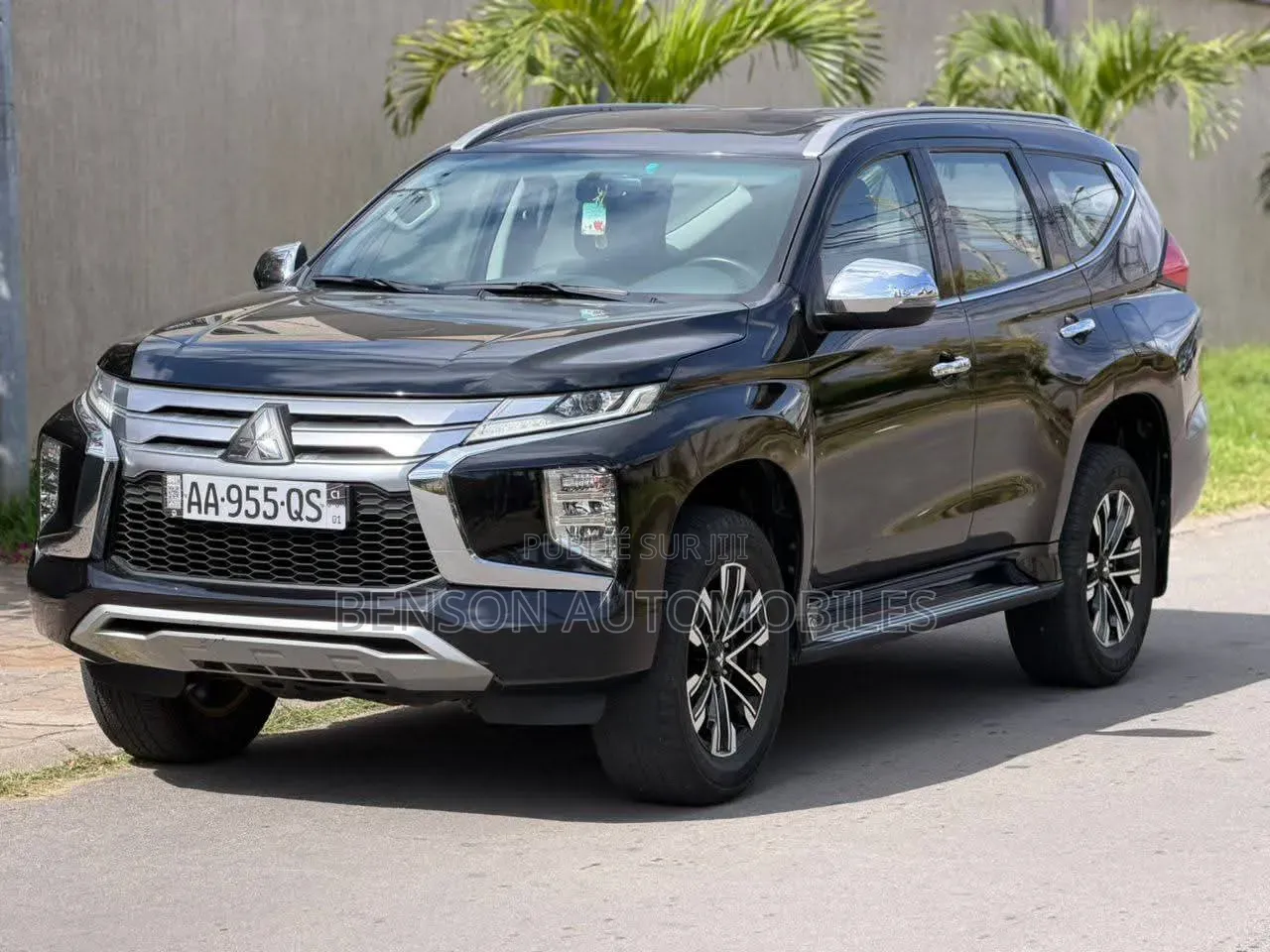 Mitsubishi Montero Sport 2025 Gris