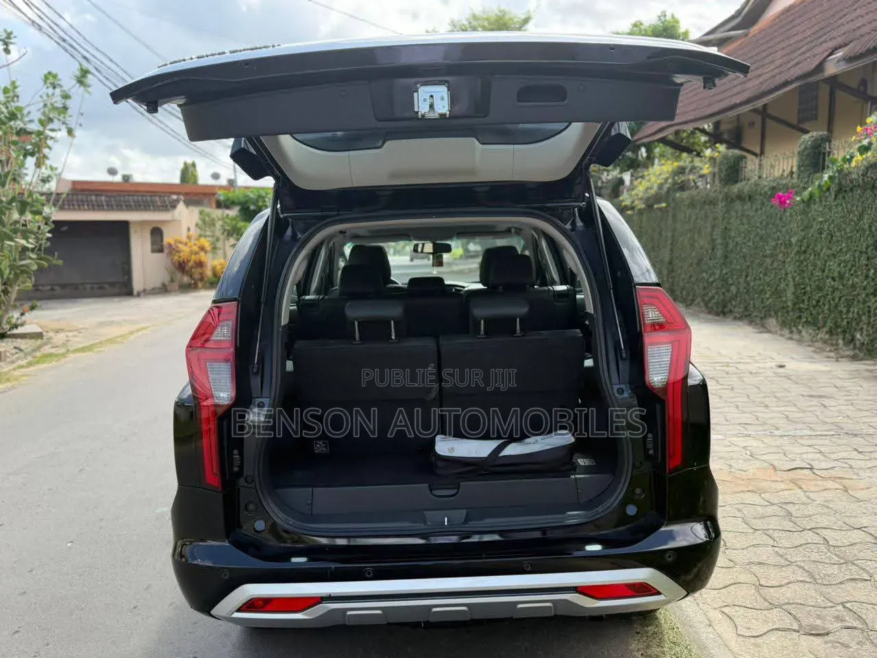 Mitsubishi Montero Sport 2025 Gris