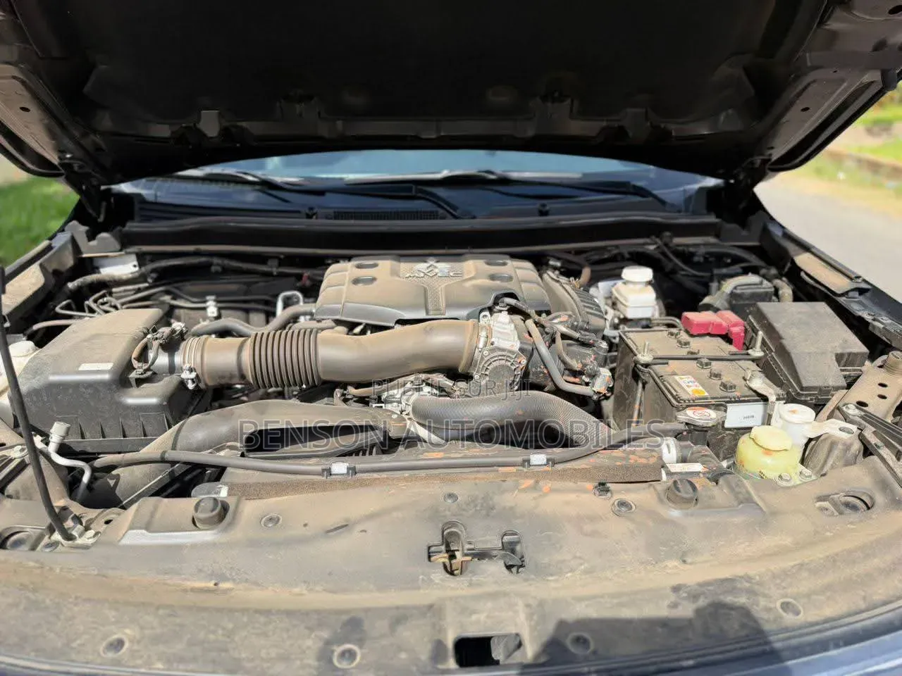 Mitsubishi Montero Sport 2025 Gris