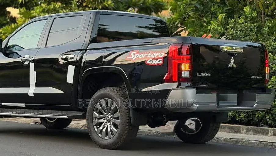 Mitsubishi L200 2025 Noir