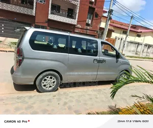 Hyundai H1 2016 Gris