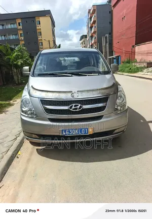 Hyundai H1 2016 Gris