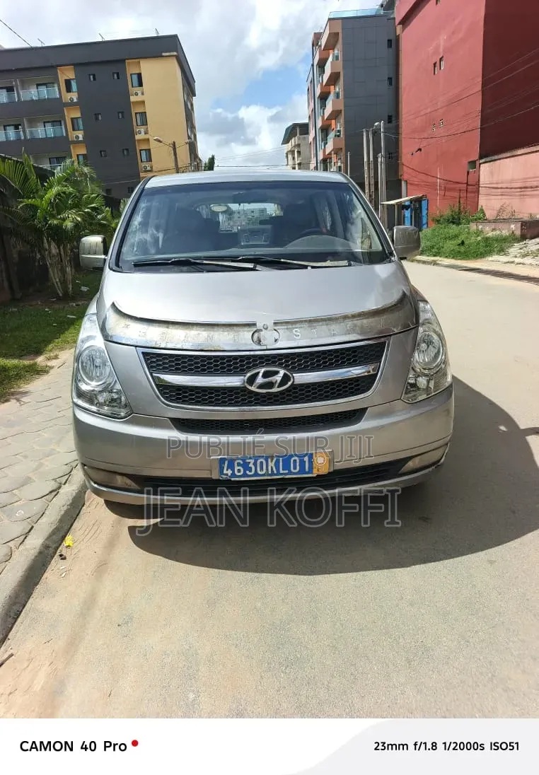 Hyundai H1 2016 Gris