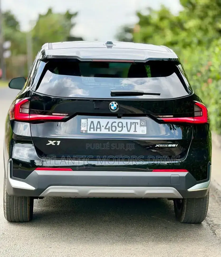 BMW X1 xDrive28i Sports Activity Vehicle 2025 Noir