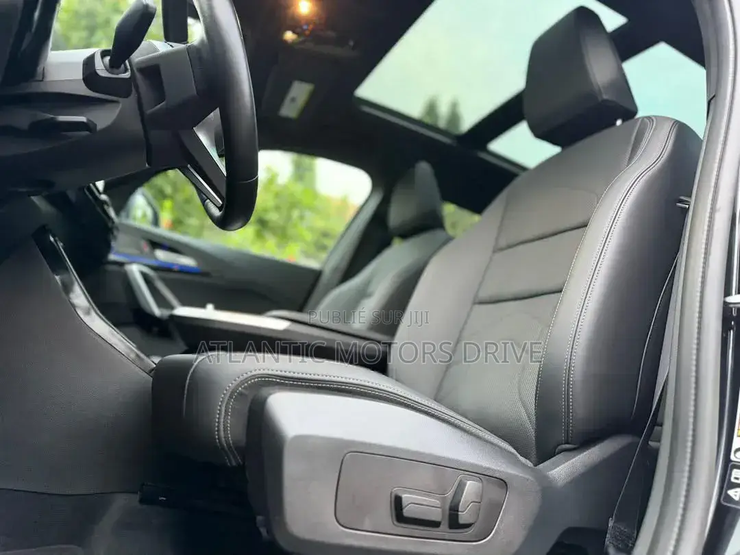 BMW X1 xDrive28i Sports Activity Vehicle 2025 Noir