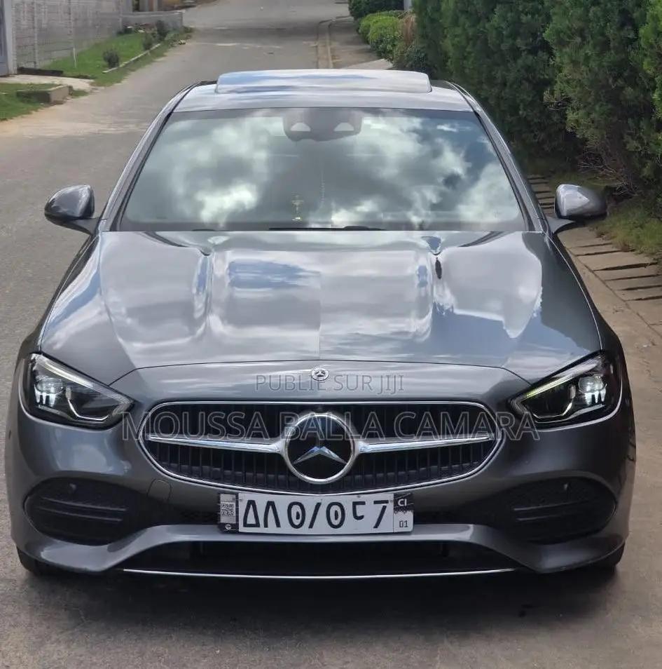 Mercedes-Benz C300 2022 Gris