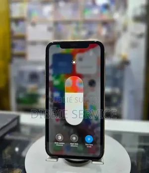 Nouveau Apple iPhone 11 64 GB Jaune