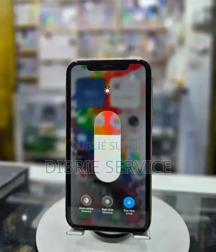 Nouveau Apple iPhone 11 64 GB Jaune