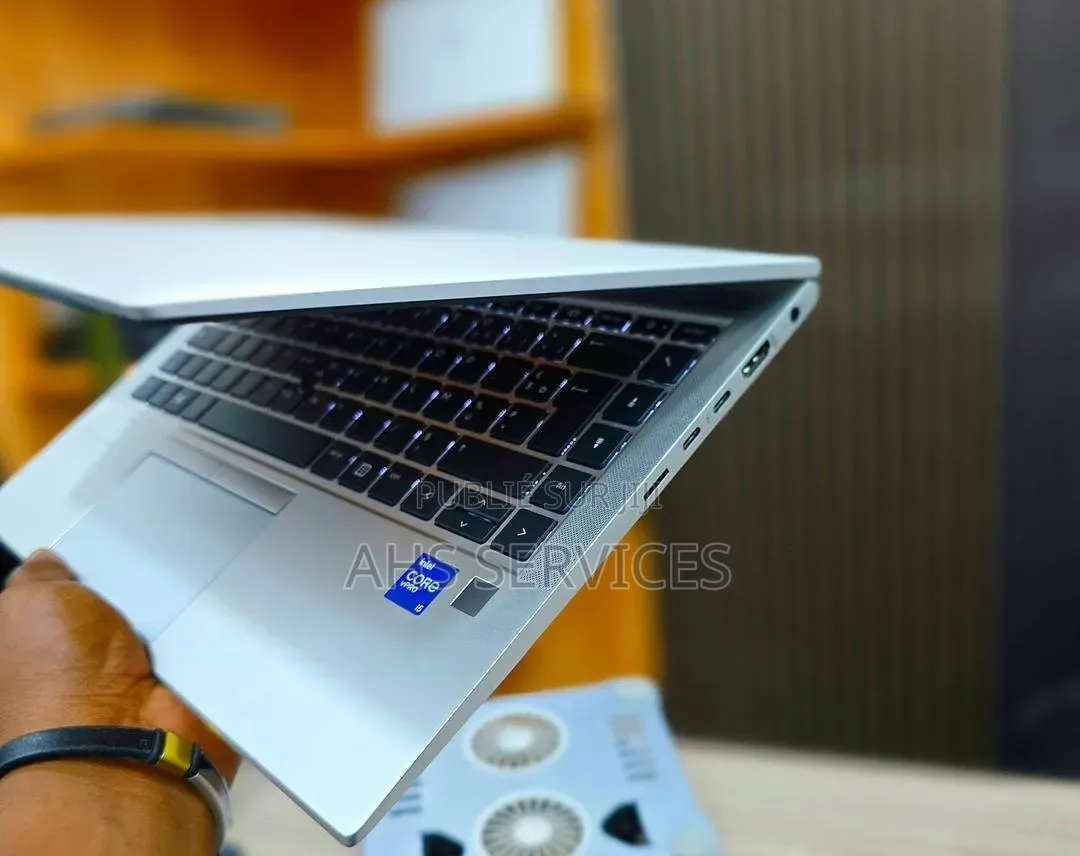 Nouveau HP EliteBook 840 G8 16GB Intel Core i5 SSD 512GB