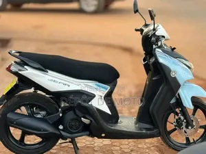 Nouveau Yamaha DT125 2025 Bleu