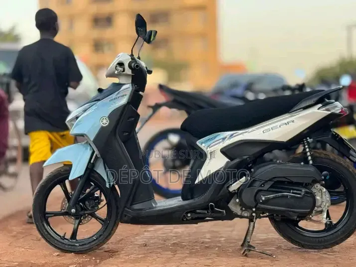 Nouveau Yamaha DT125 2025 Bleu