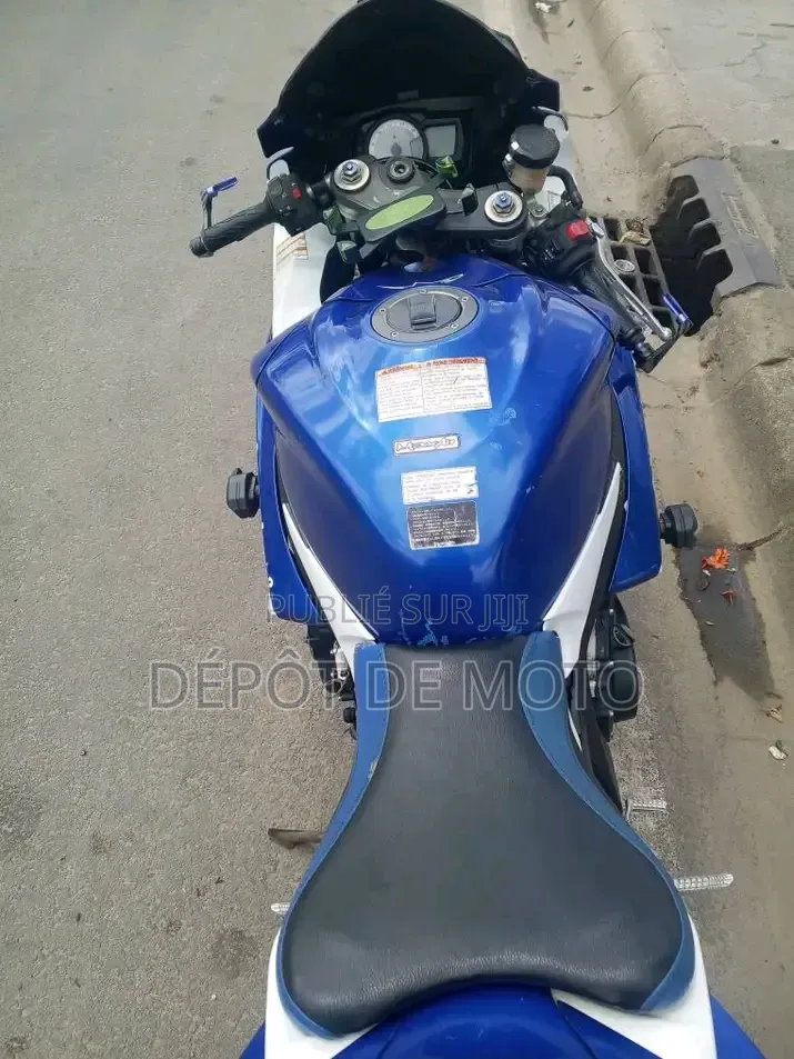 Nouveau Suzuki 750 2018 Bleu