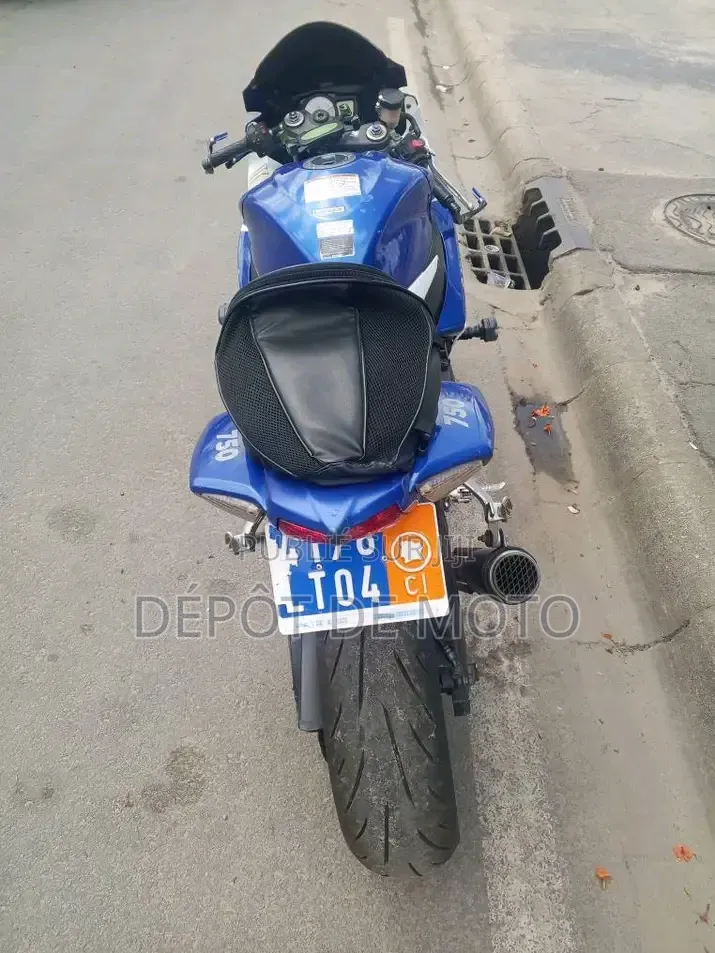 Nouveau Suzuki 750 2018 Bleu