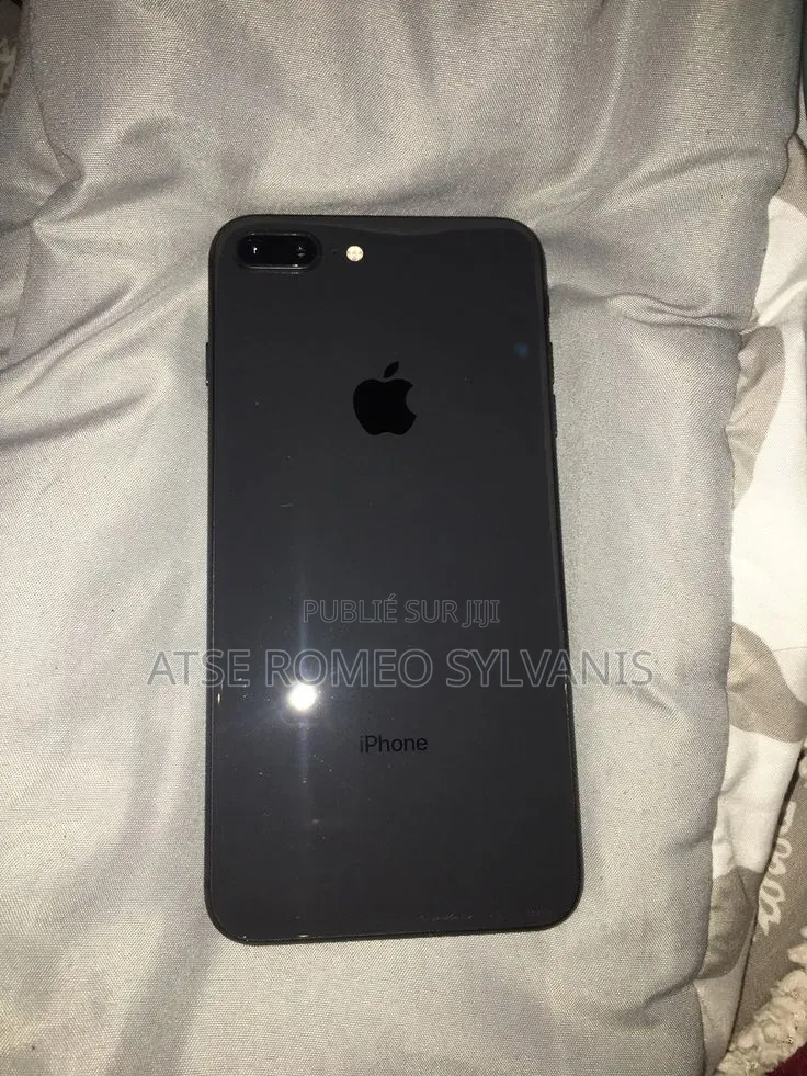 Nouveau Apple iPhone 8 Plus 64 GB Noir