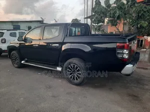 Mitsubishi L200 2022 Noir