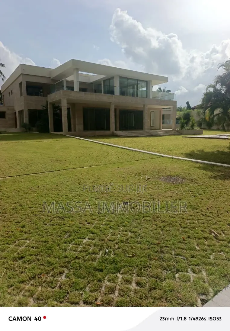 9chbre Villa dans Massa Immobilier, Cocody à Louer