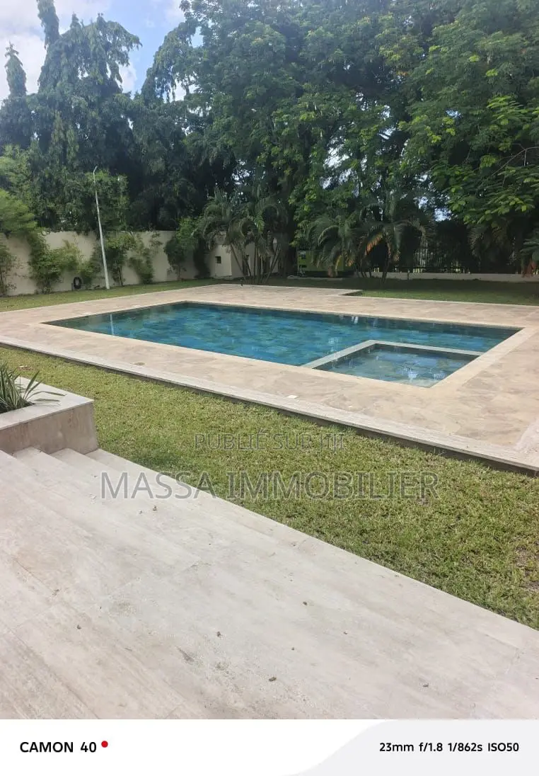 9chbre Villa dans Massa Immobilier, Cocody à Louer