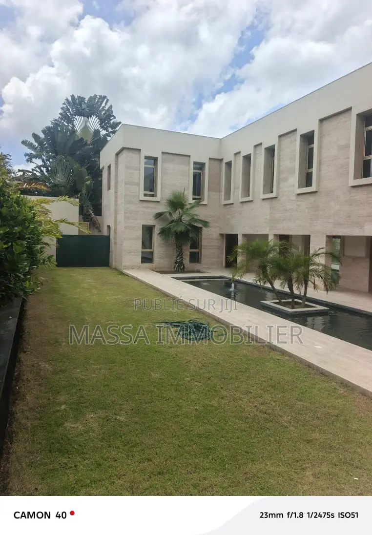 9chbre Villa dans Massa Immobilier, Cocody à Louer