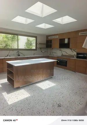 9chbre Villa dans Massa Immobilier, Cocody à Louer
