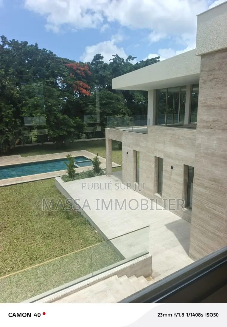 9chbre Villa dans Massa Immobilier, Cocody à Louer