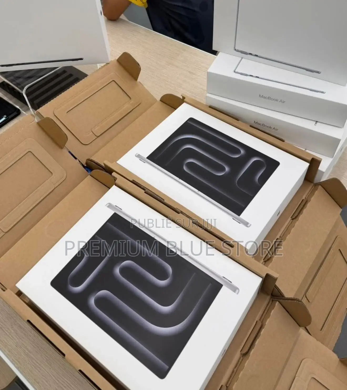 Nouveau Apple MacBook Pro 2025 M5 14-inch 16GB Apple M5 Pro SSD 512GB
