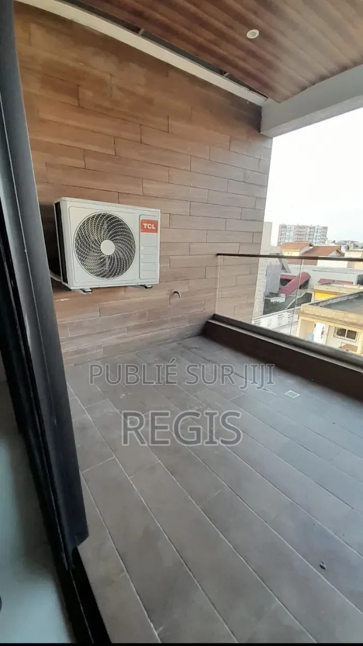 3chbre Appartement dans Haut Standing, Cocody à Louer