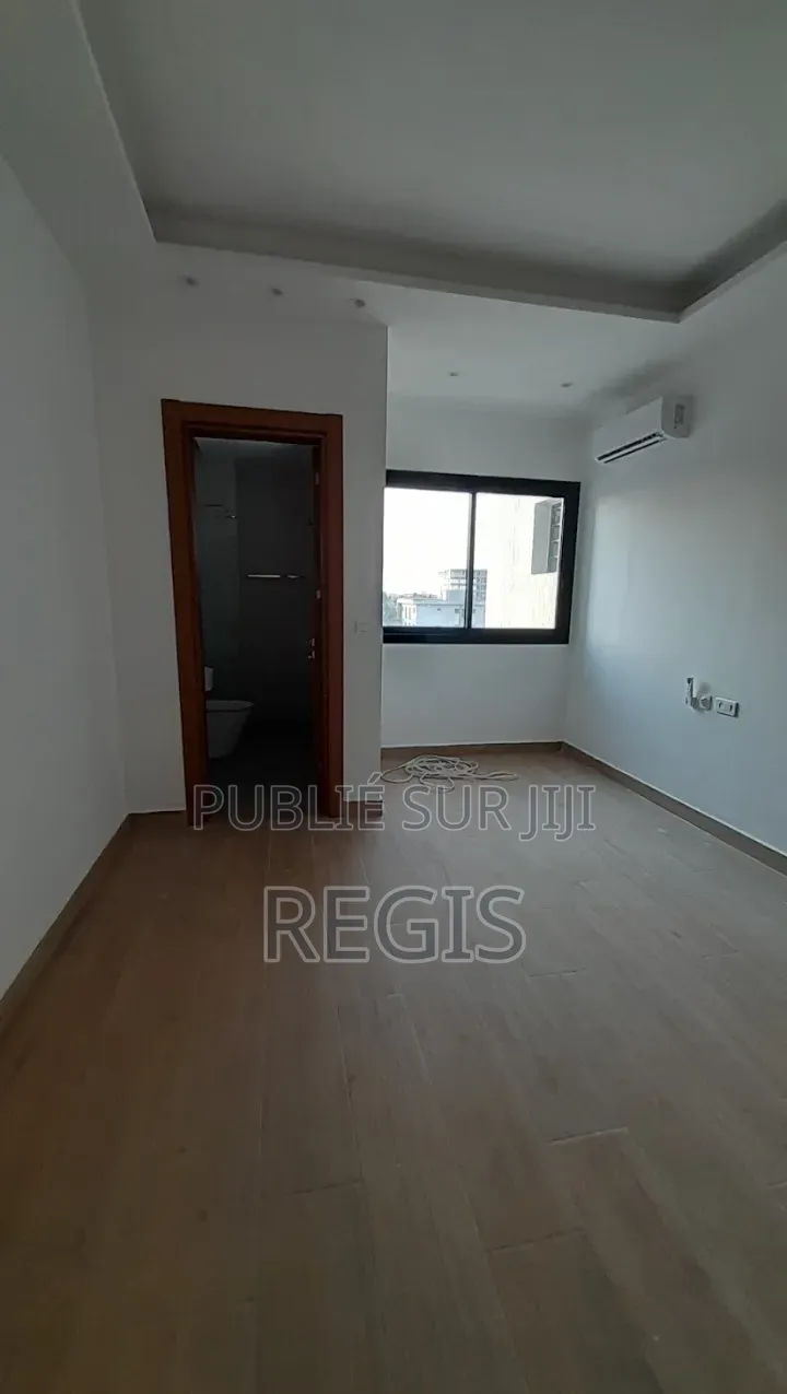 3chbre Appartement dans Haut Standing, Cocody à Louer