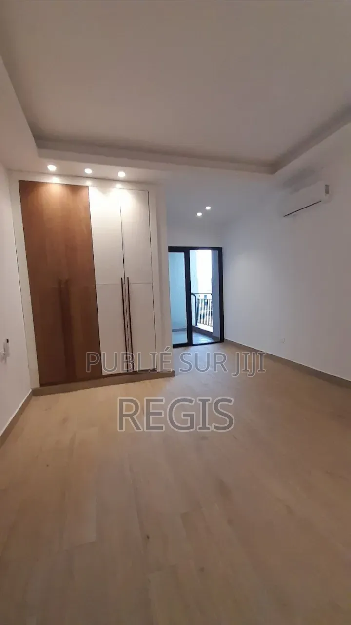 3chbre Appartement dans Haut Standing, Cocody à Louer