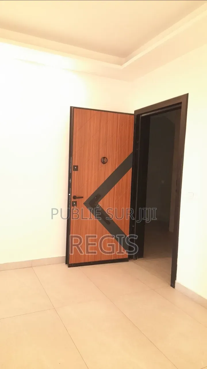 3chbre Appartement dans Haut Standing, Cocody à Louer