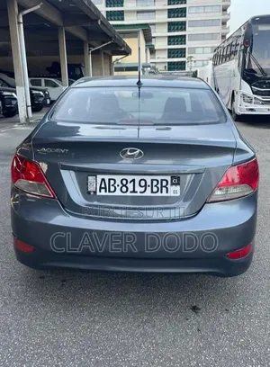 Hyundai Accent 2017 Gris