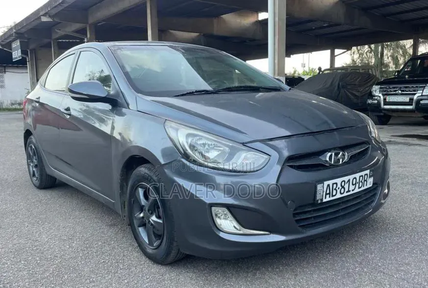 Hyundai Accent 2017 Gris