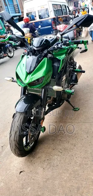 Kawasaki Z900 2016 Vert