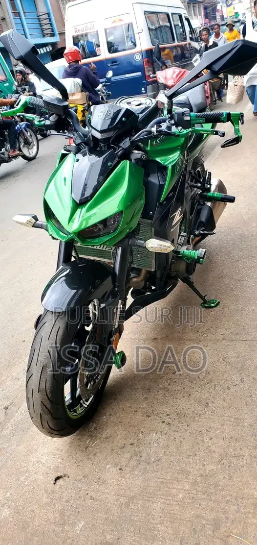 Kawasaki Z900 2016 Vert