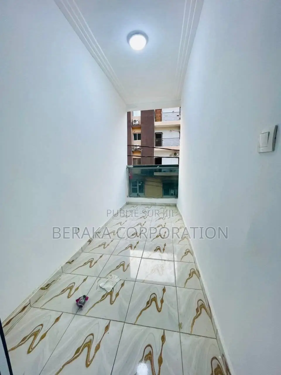 4chbre Appartement dans Beraka Corporation, Cocody à Vendre