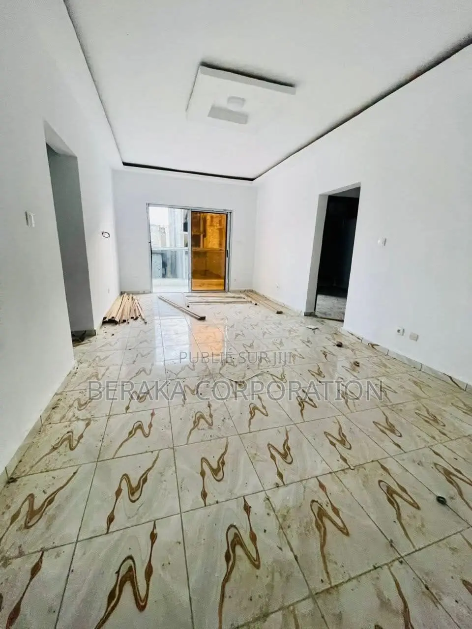 4chbre Appartement dans Beraka Corporation, Cocody à Vendre