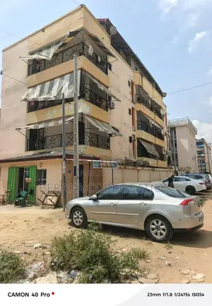 Projet De Partenariat en Face CHR De Treichville. En Bordure