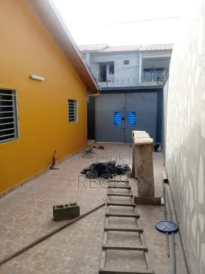 3chbre Villa dans Villa Basse, Cocody à Louer