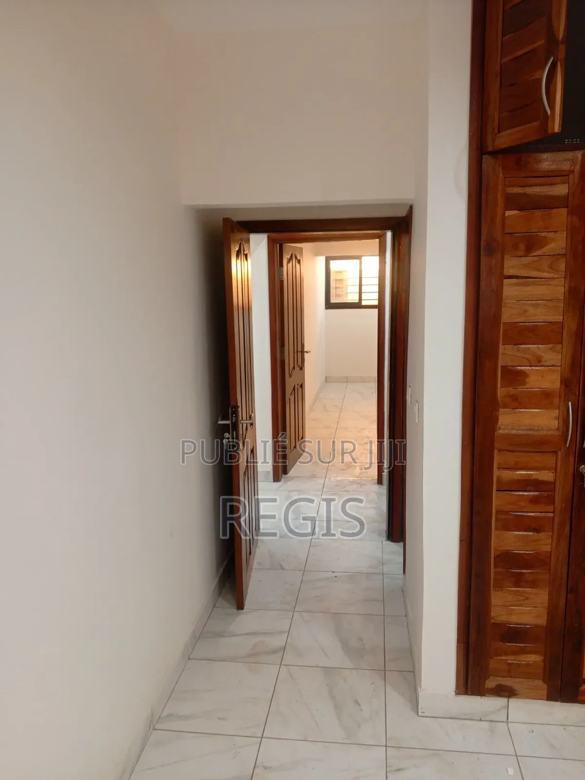 3chbre Villa dans Villa Basse, Cocody à Louer
