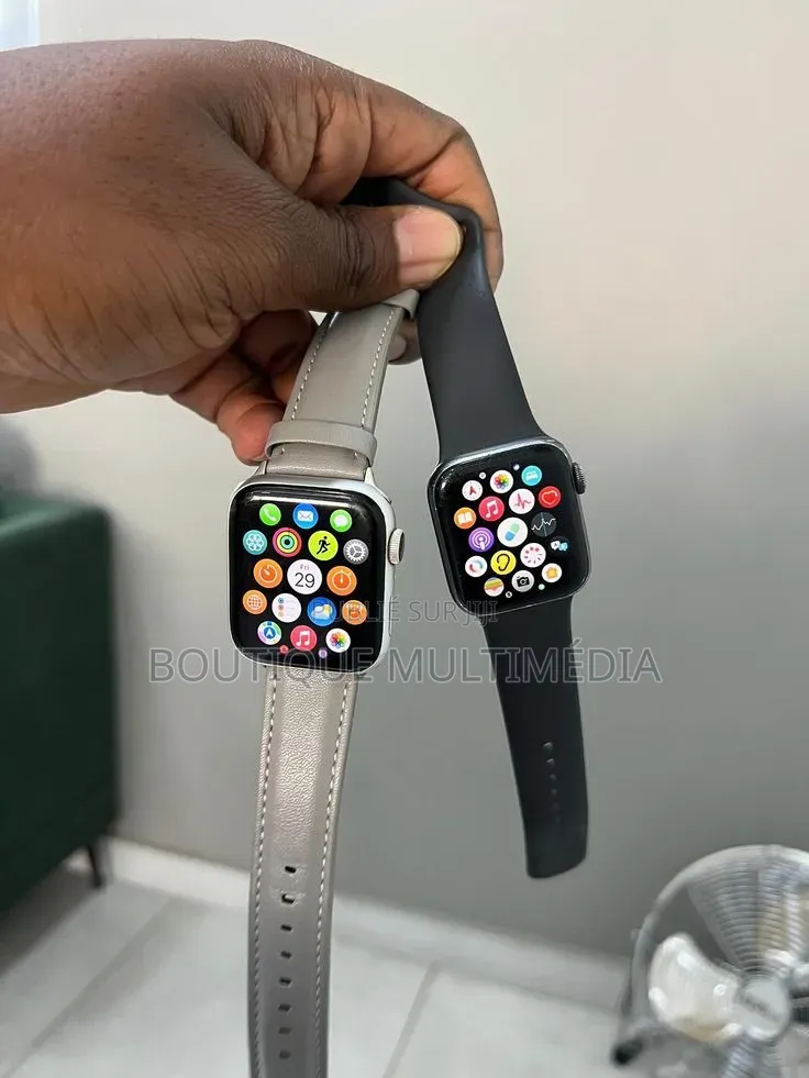 Apple Watch Se , Noir , État Impeccable , Boîte Noir