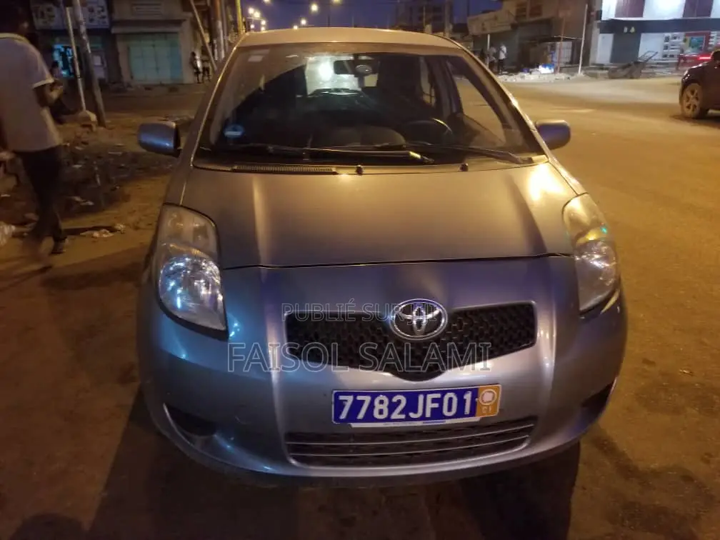Toyota Yaris 2007 Gris