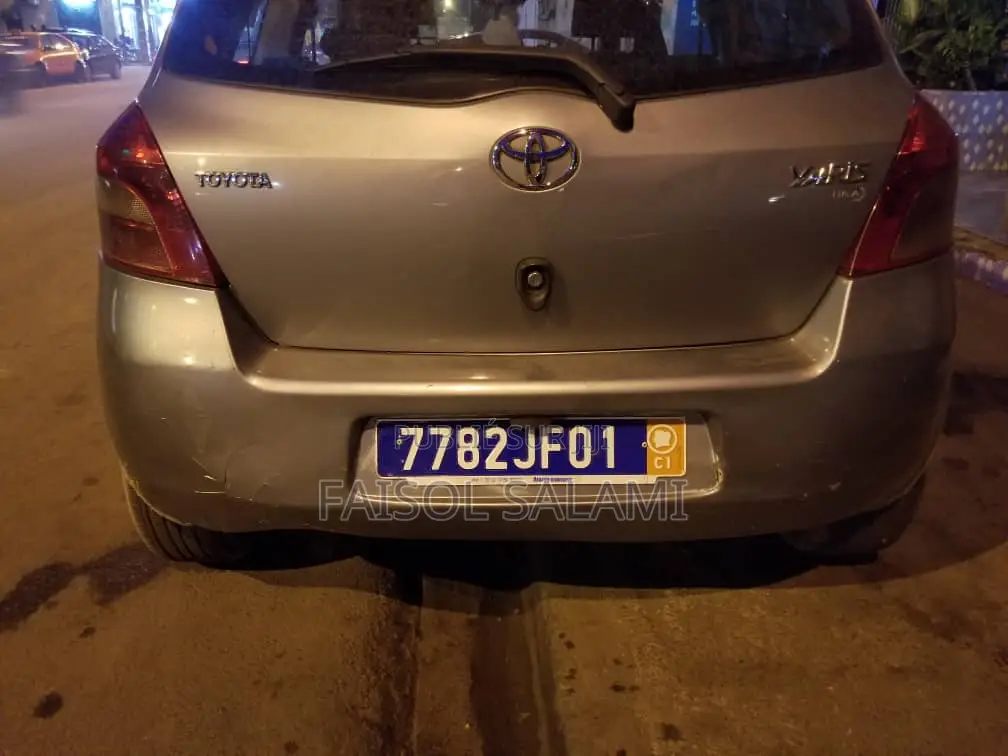 Toyota Yaris 2007 Gris