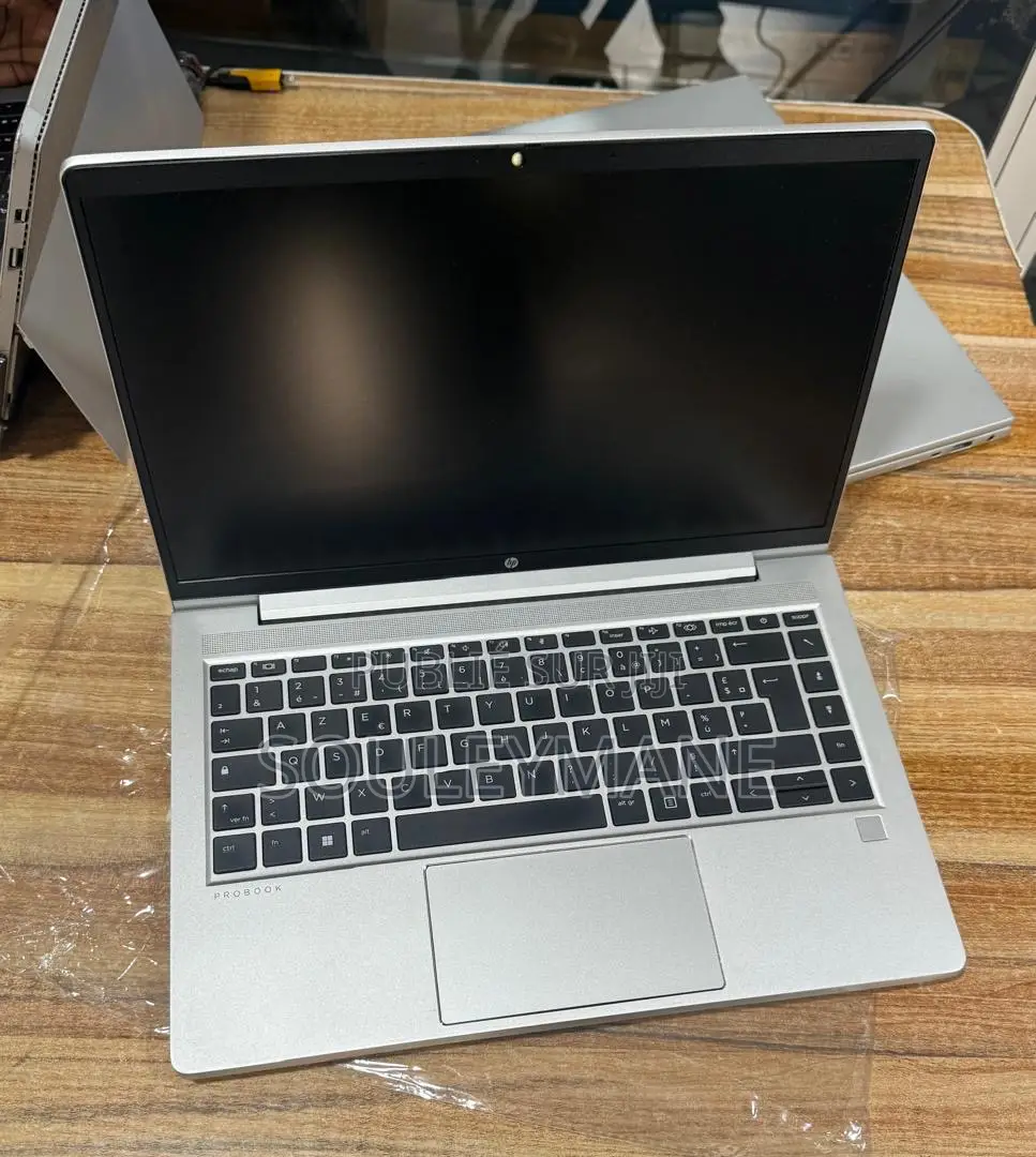 Ordinateur portable HP ProBook 440 G10 16GB Intel Core i5 SSD 512GB