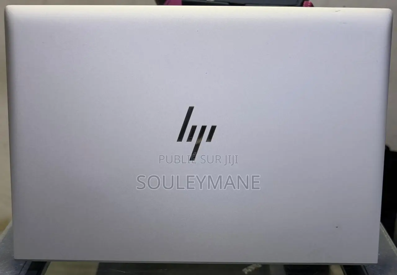Ordinateur portable HP EliteBook 840 G10 16GB Intel Core i7 SSD 512GB