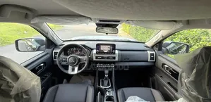 Nouveau Mitsubishi L200 2025 Noir