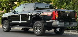 Nouveau Mitsubishi L200 2025 Noir