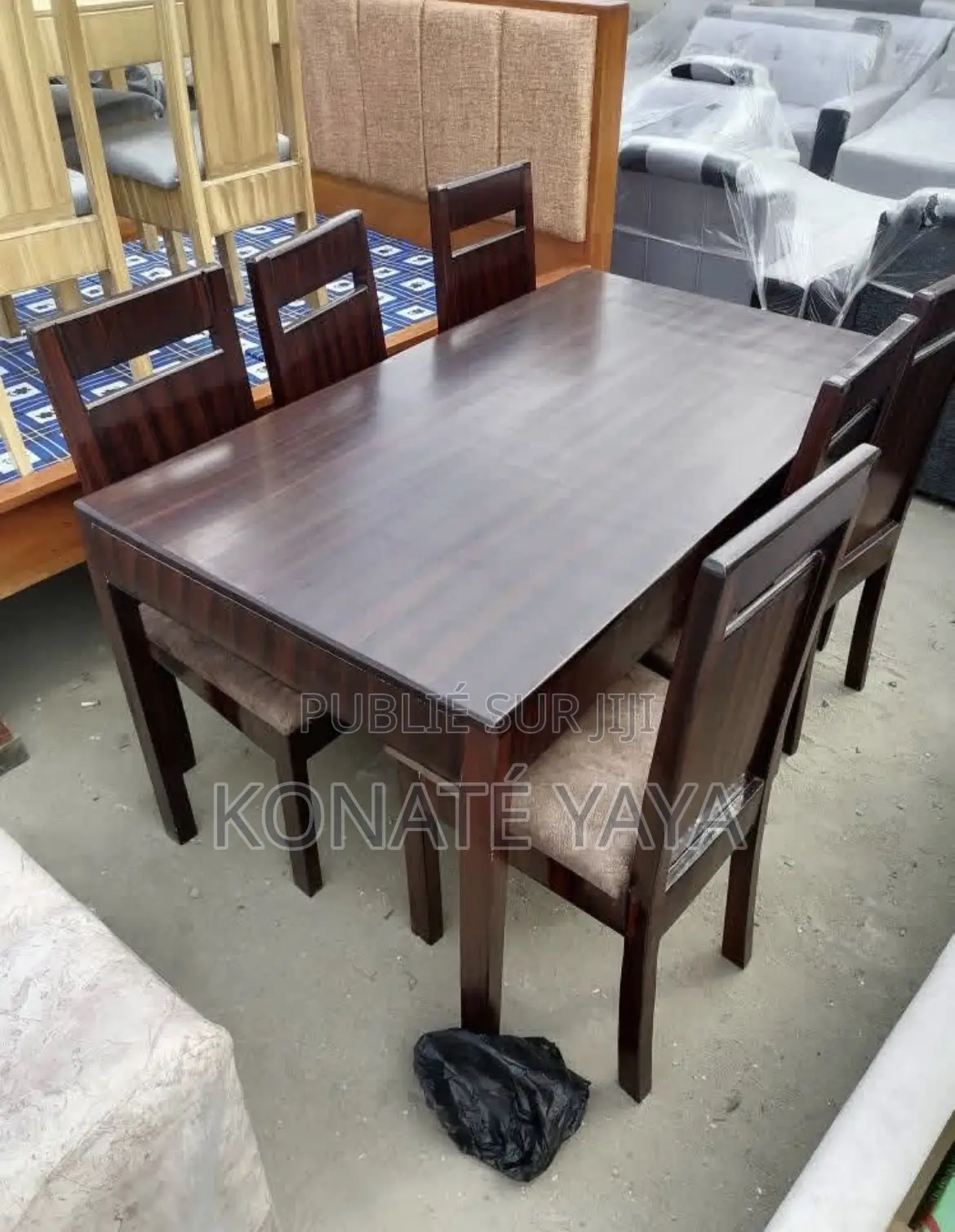 Table À Manger